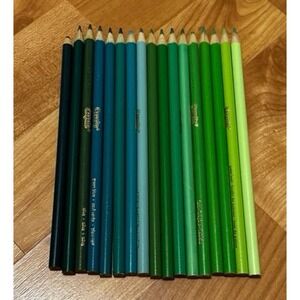 Bundle of 17 Green Tones Crayola Pencils